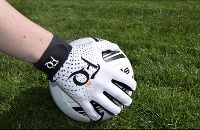 Field Queens 'Empower' GAA Glove - White
